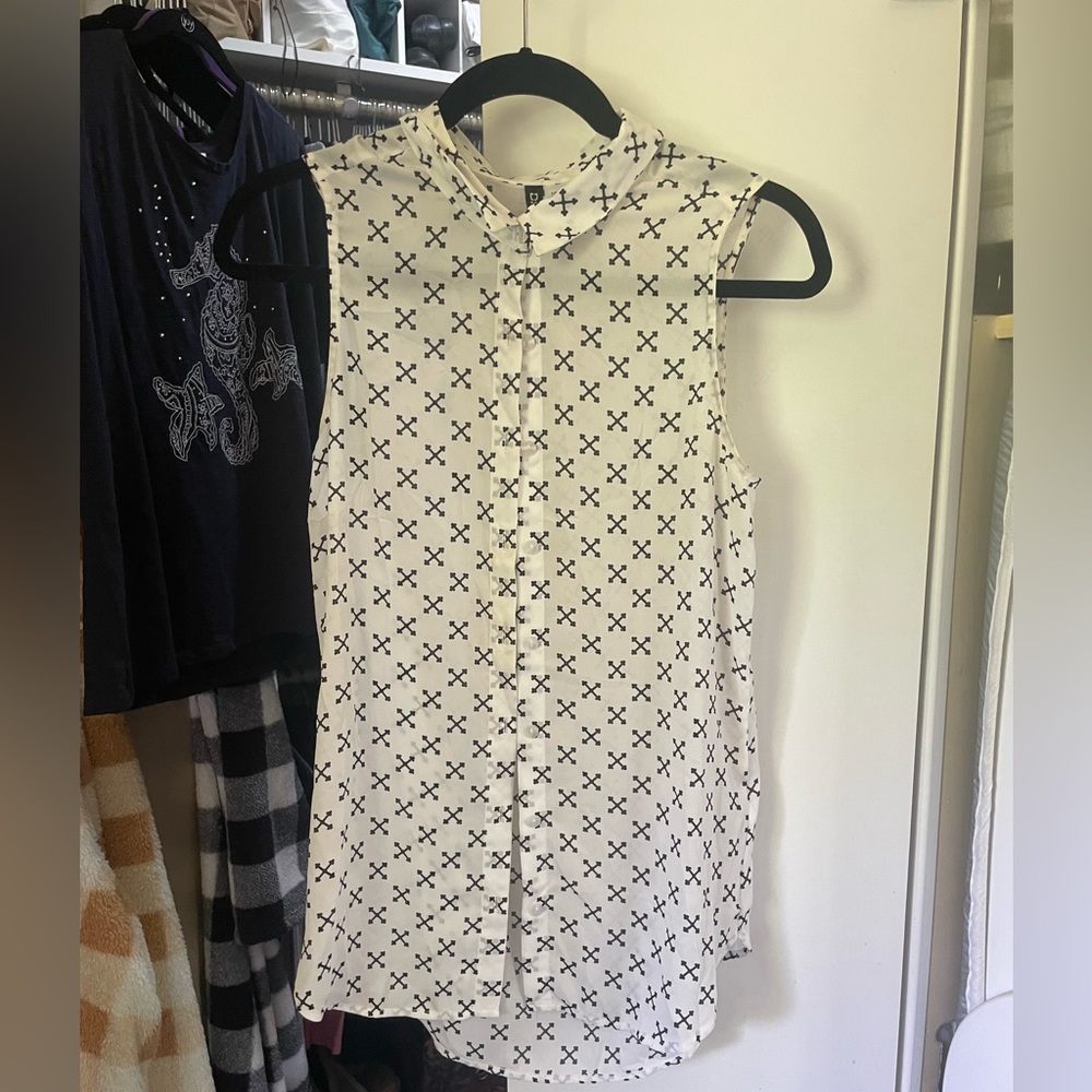 H&M Divided Size 4. Sleeveless Button up sheer dress shirt